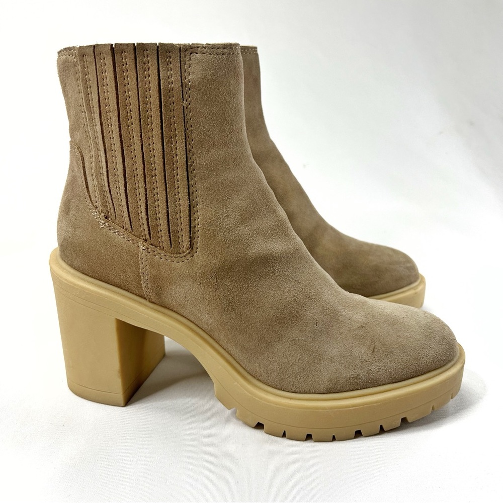 Dolce Vita Caster Tan Lug Sole Heeled Genuine Suede Leather Ankle Boots Size 9.5